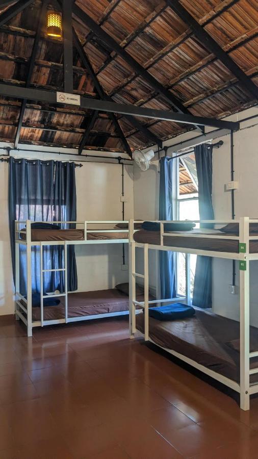 Crossroads Hostel 1957 カルペッタ エクステリア 写真